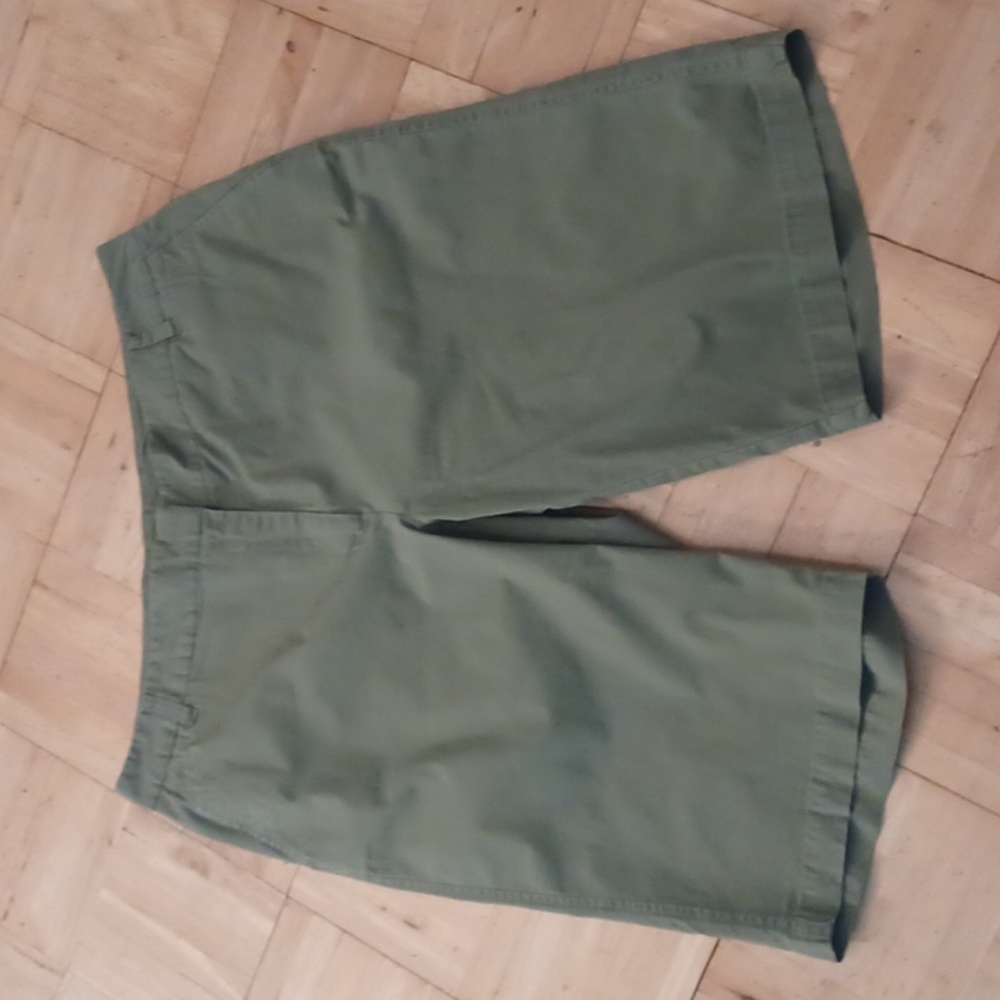 Covington signature fit shorts women's size 24 green